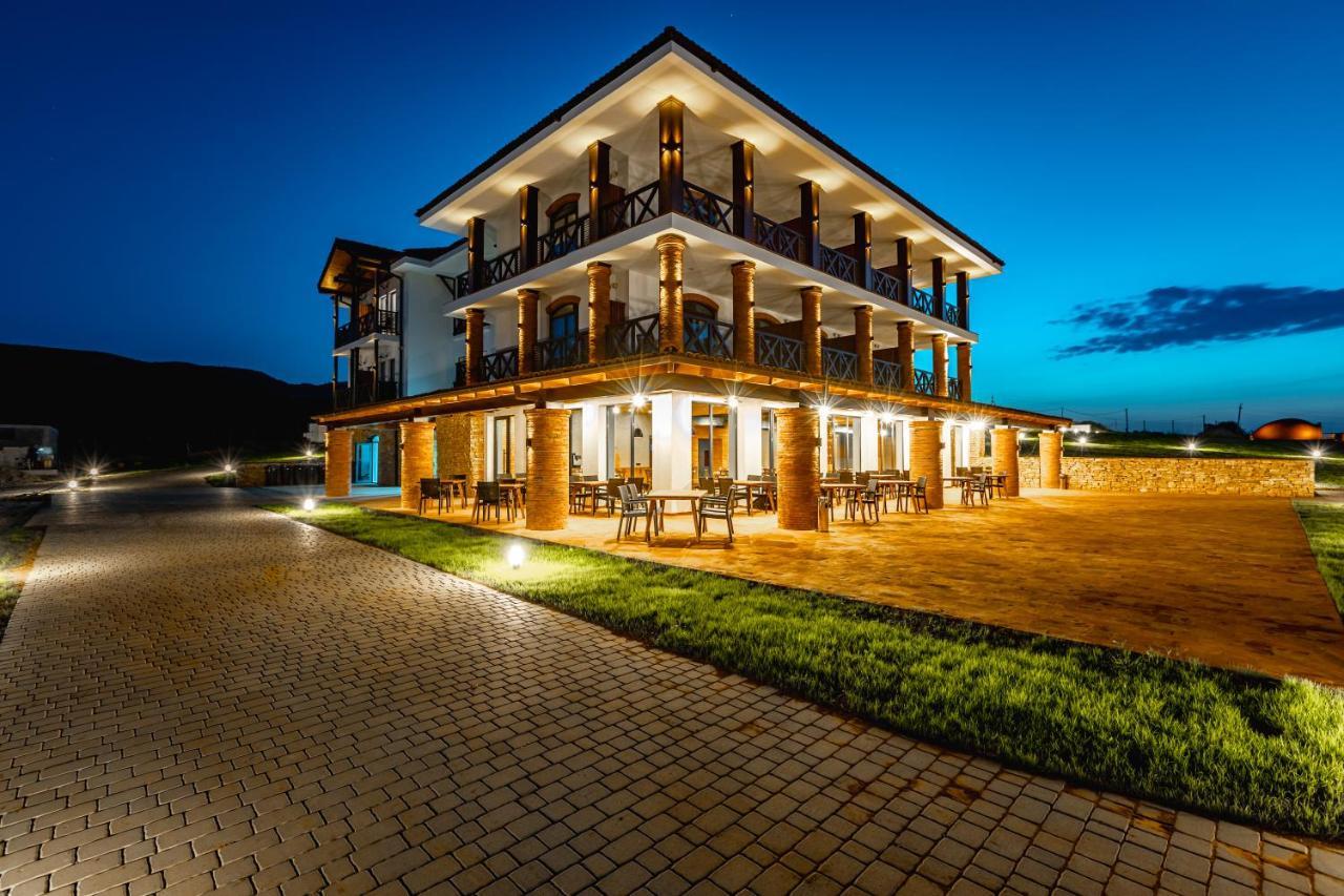 Hotel Qvevrebi Telavi Kültér fotó