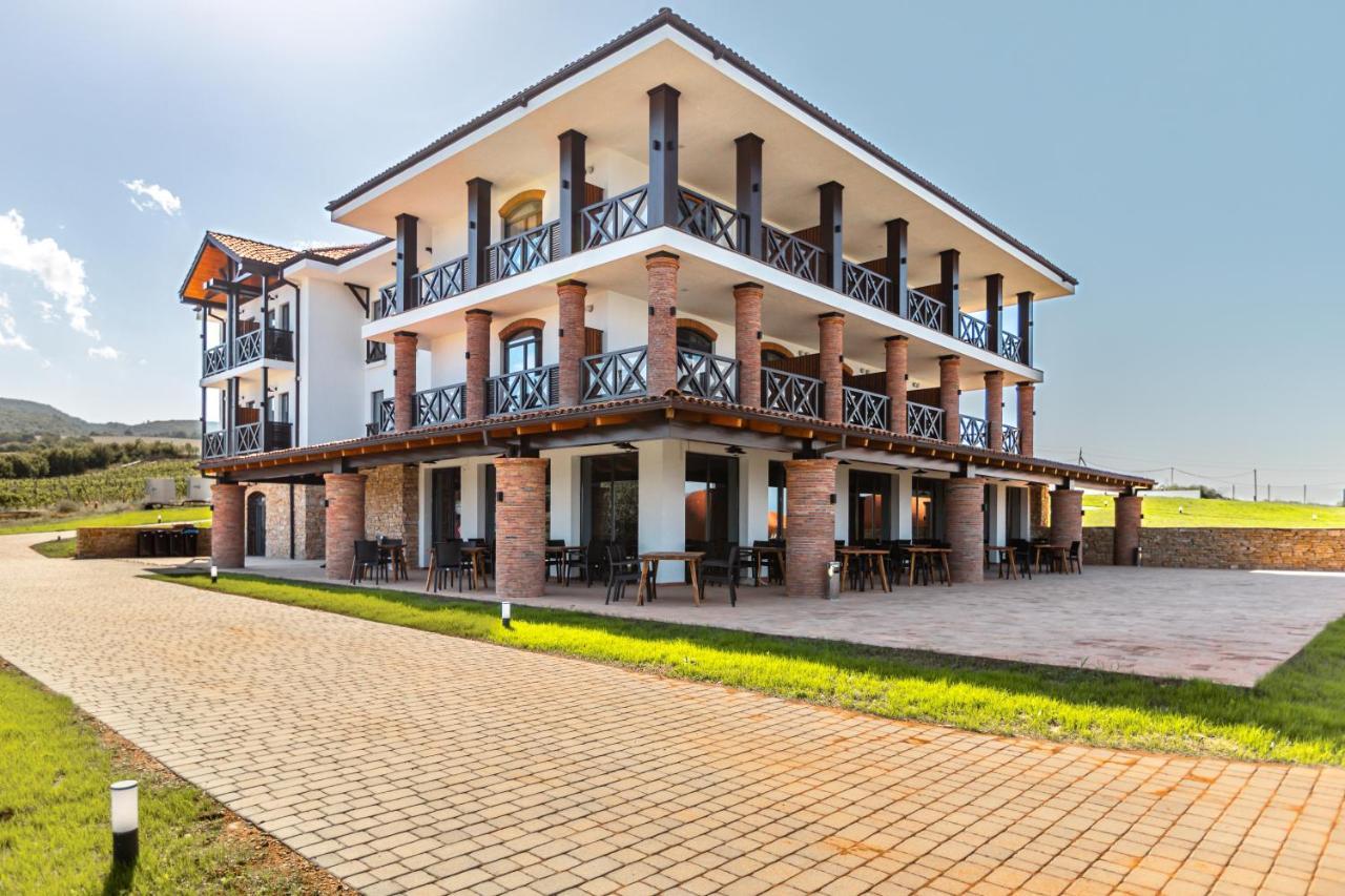 Hotel Qvevrebi Telavi Kültér fotó