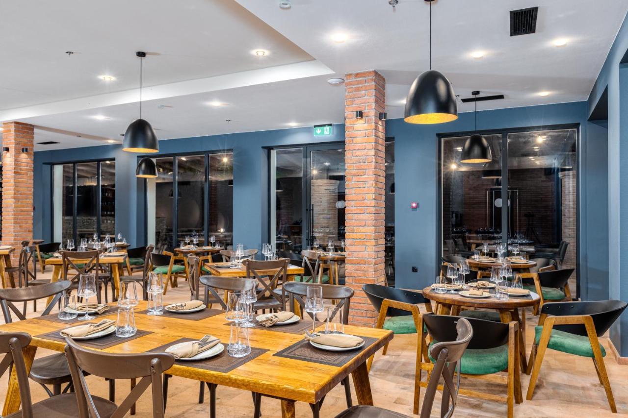 Hotel Qvevrebi Telavi Kültér fotó