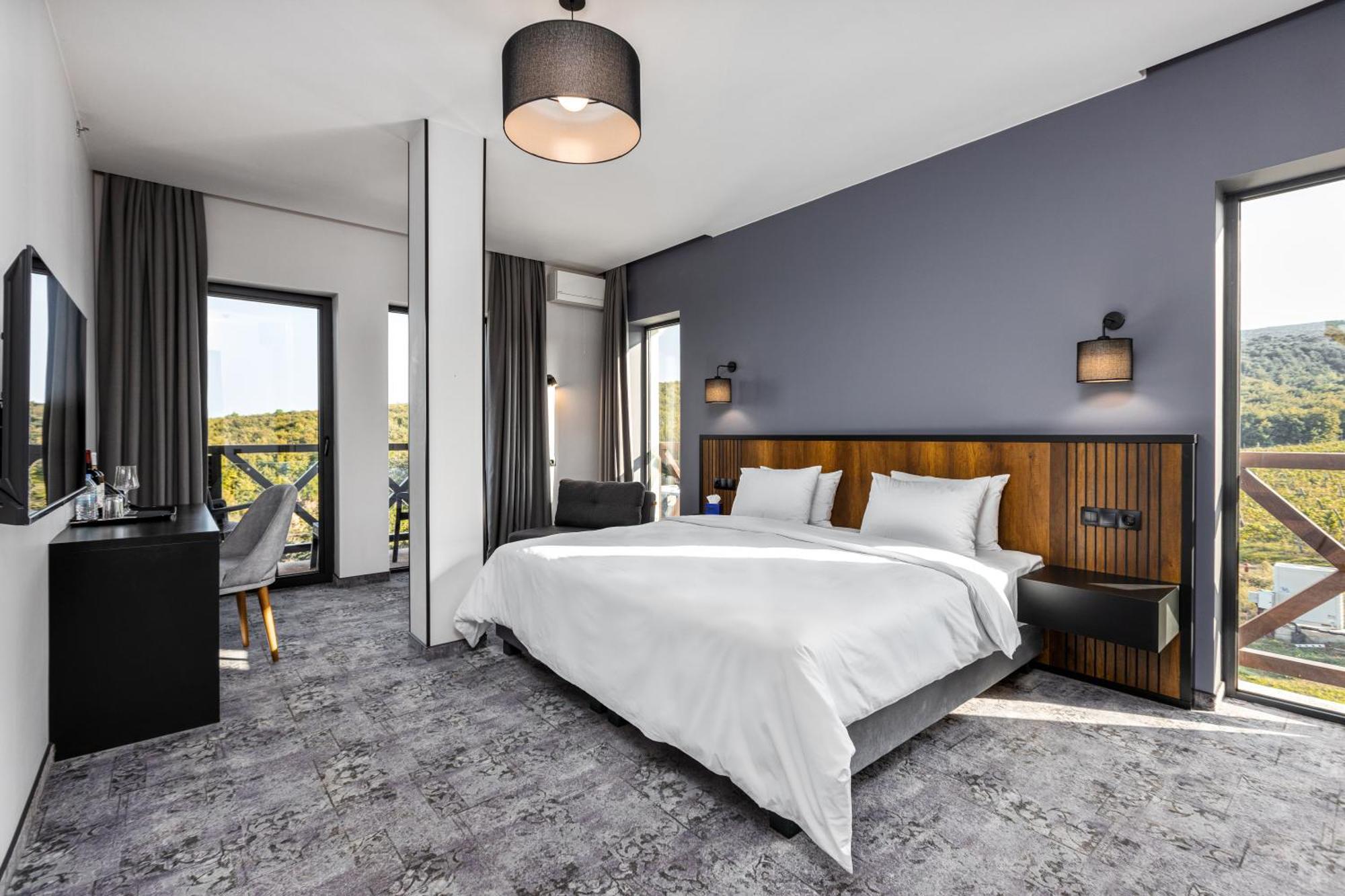 Hotel Qvevrebi Telavi Kültér fotó