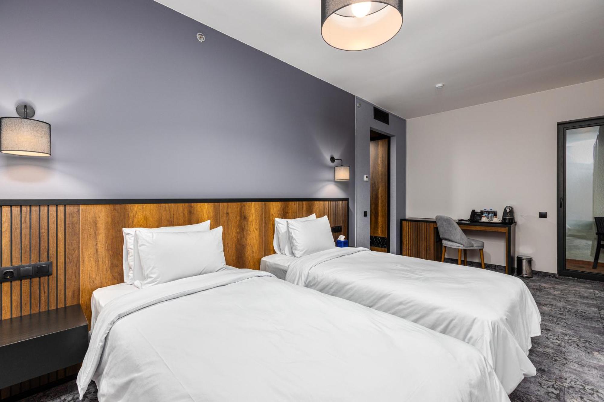 Hotel Qvevrebi Telavi Kültér fotó