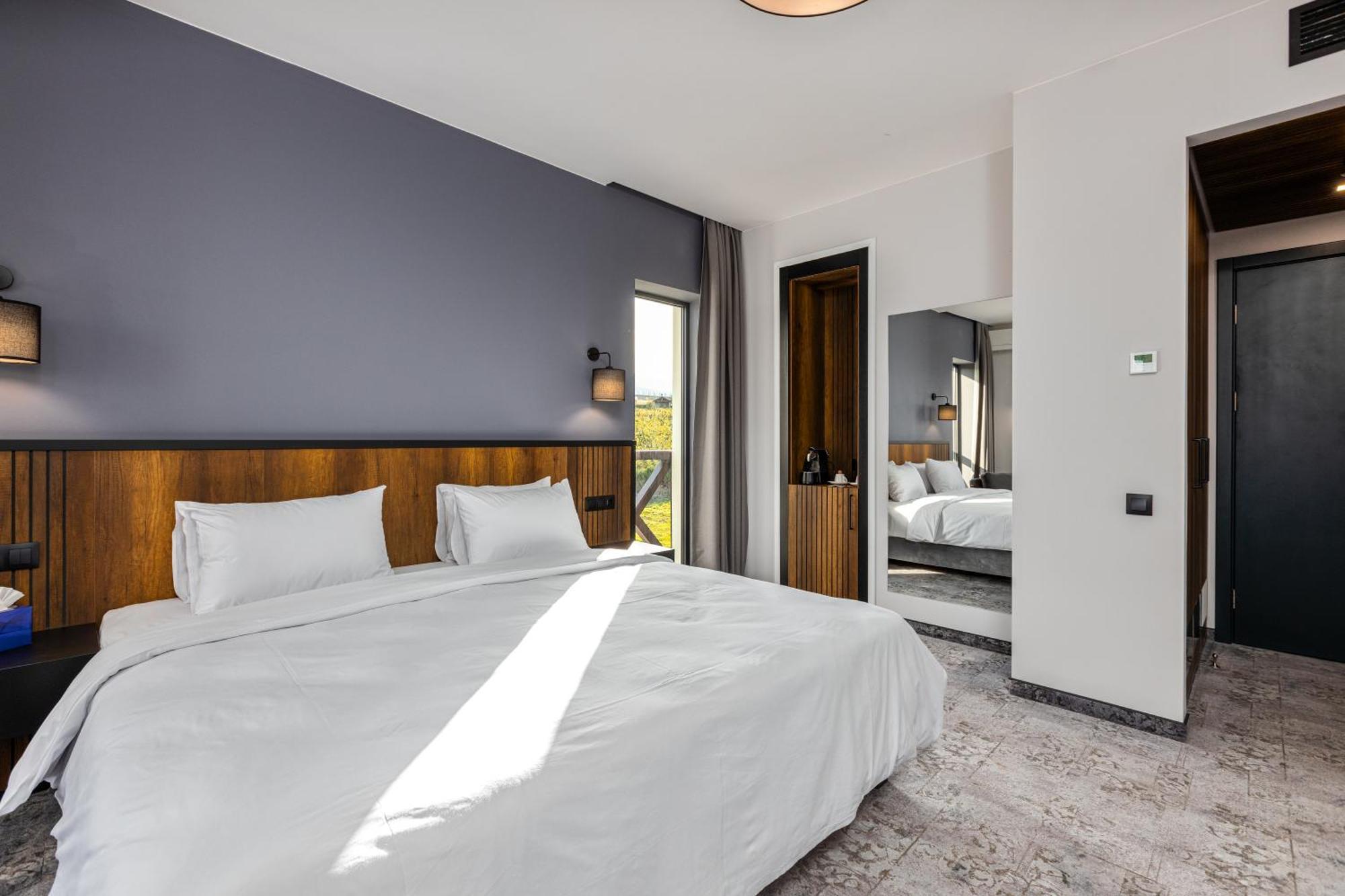 Hotel Qvevrebi Telavi Kültér fotó