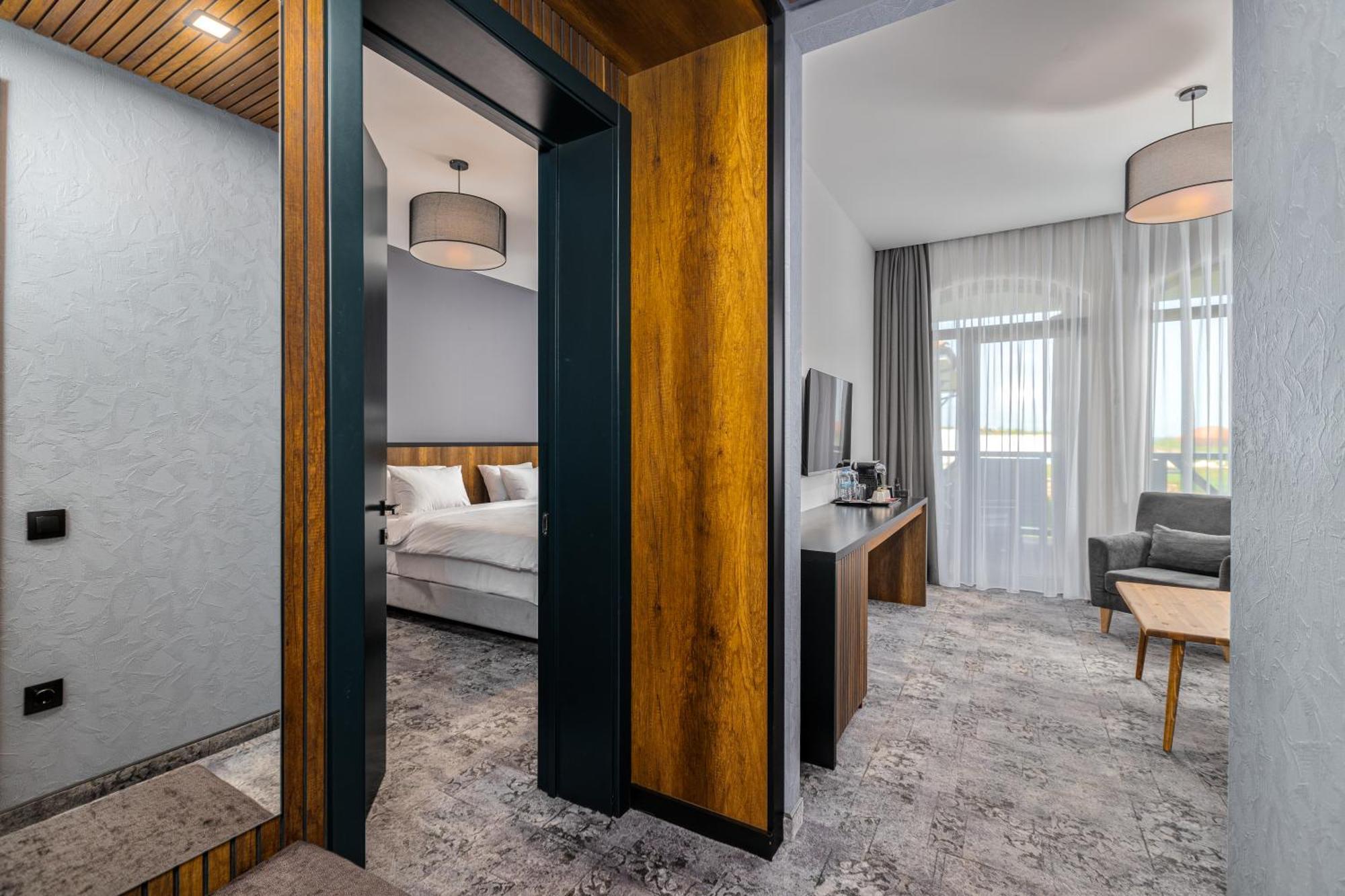 Hotel Qvevrebi Telavi Kültér fotó