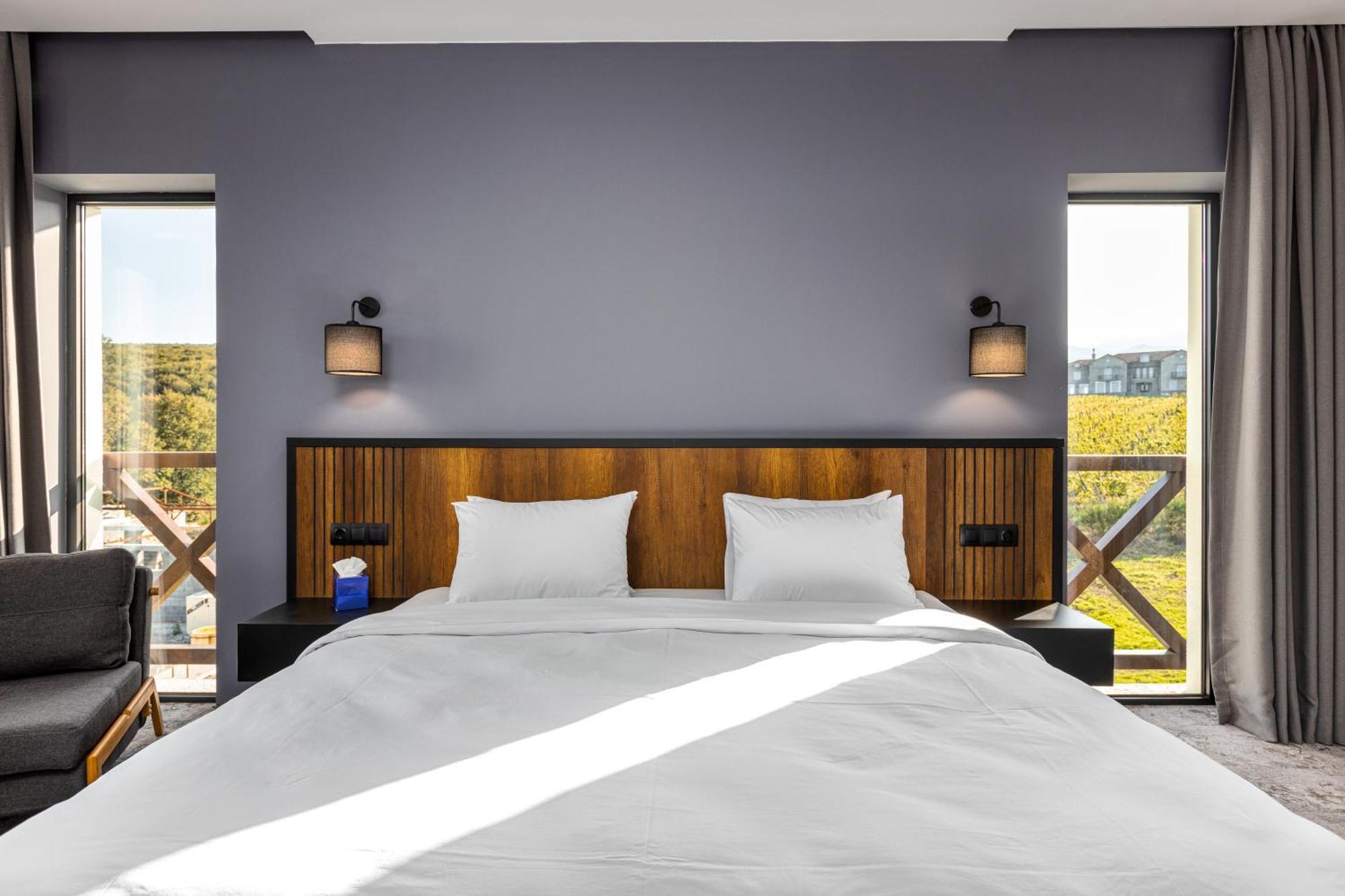 Hotel Qvevrebi Telavi Kültér fotó