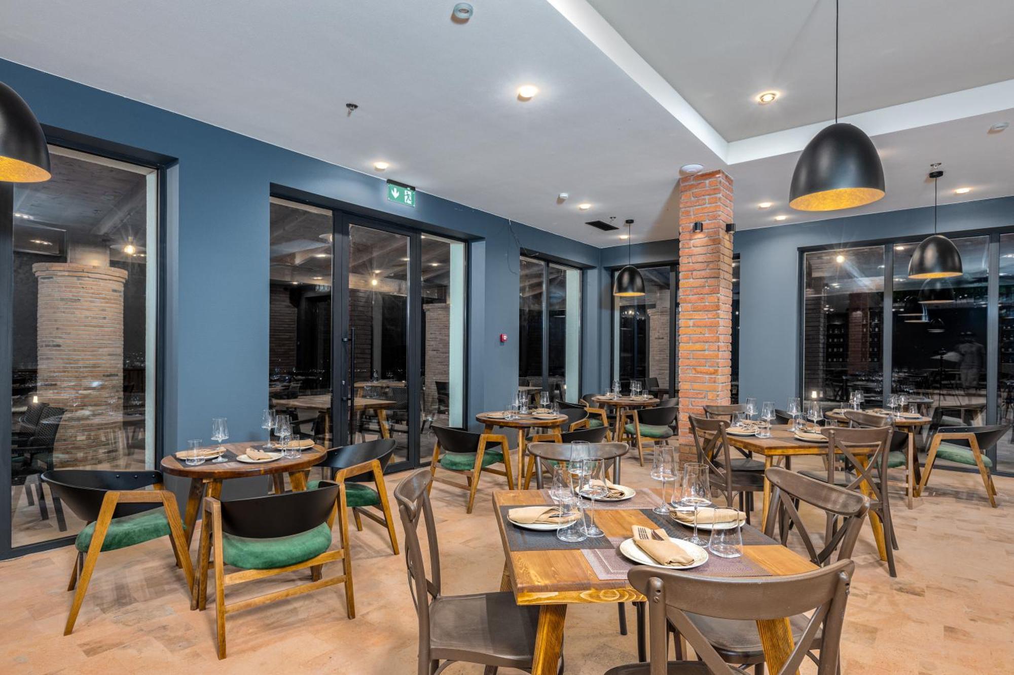 Hotel Qvevrebi Telavi Kültér fotó