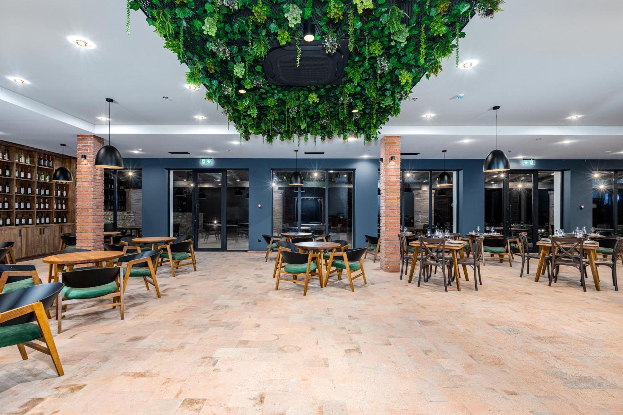 Hotel Qvevrebi Telavi Kültér fotó